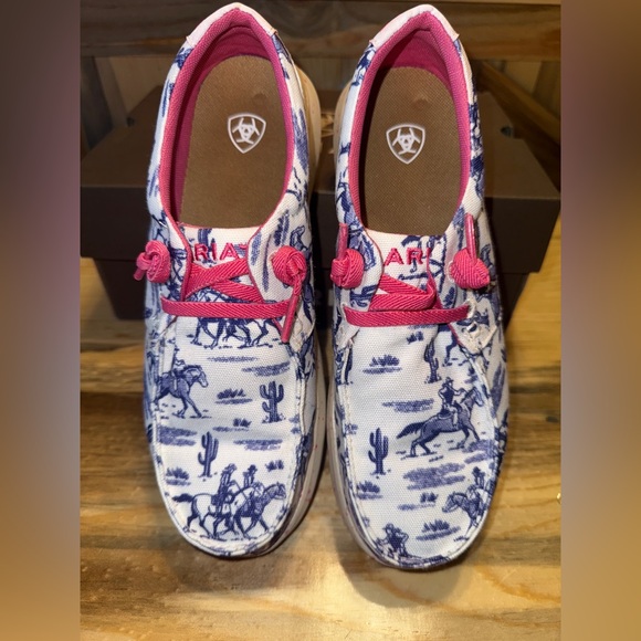 Ariat Hilo horse print slip on shoes - Picture 1 of 6